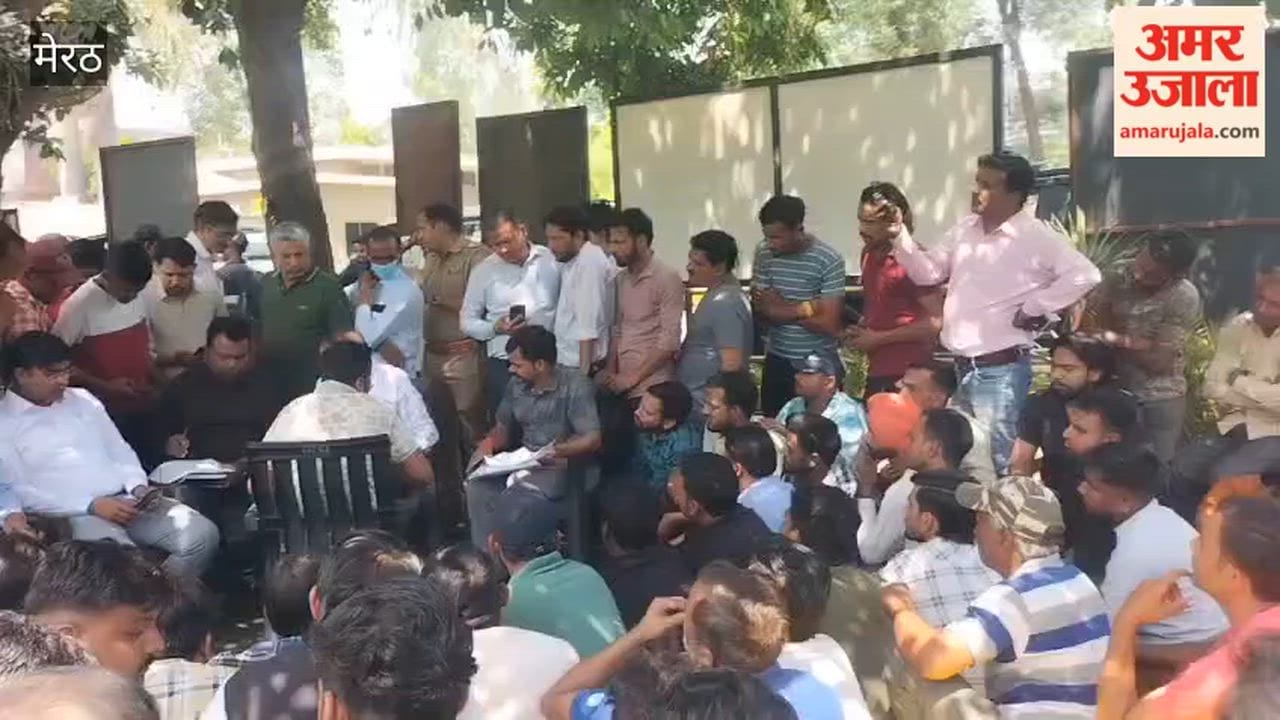 Employees Protest at Daurala Chemical Plant Over Wage Hike Demand; Police and Labour Department Intervene