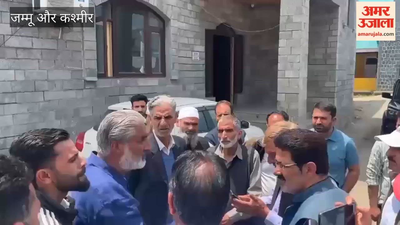 MLA Reviews Functioning of Departments in Shopian Town, Calls for Accountability and Better Public Service