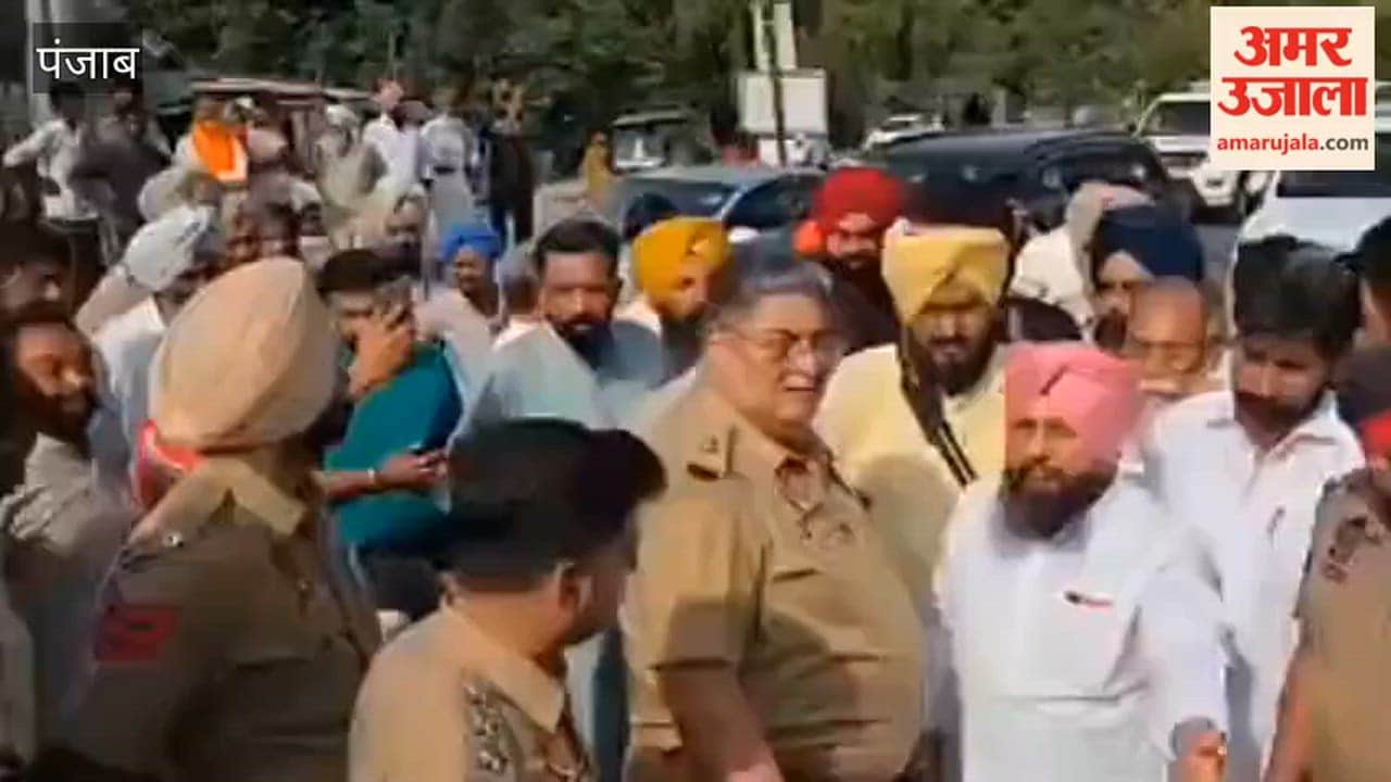 Congress workers who went to file nomination in Ferozepur were attacked.