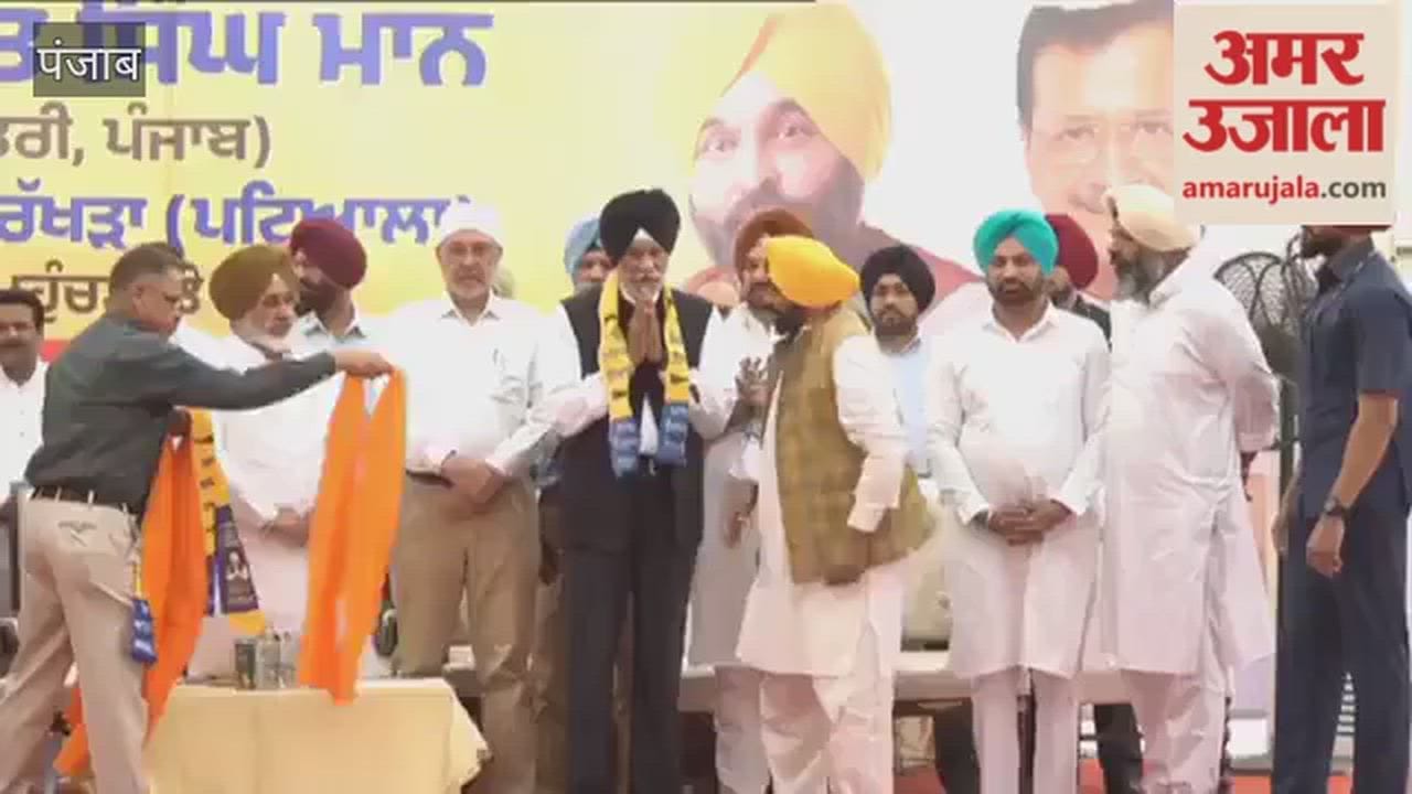 Former Punjab minister Surjit Singh Rakhra joined the Aam Aadmi Party today.