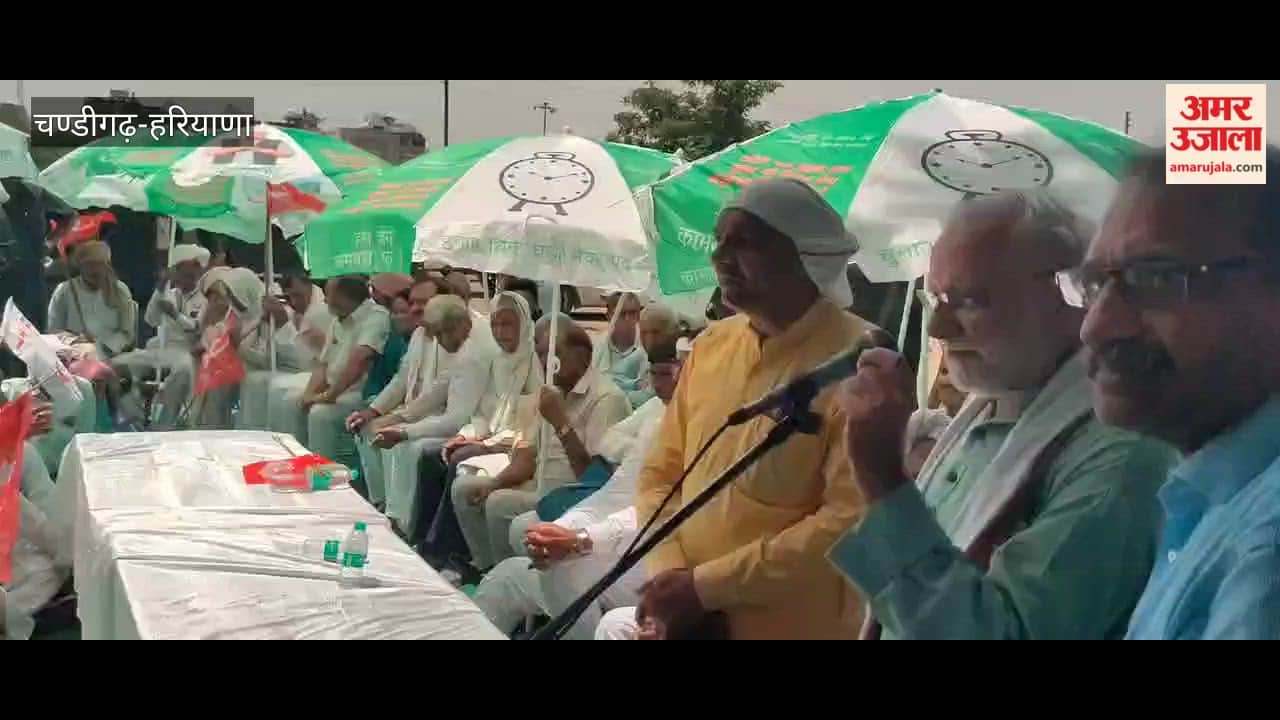 Protest in Panchkula against HPSC's recruitment system.