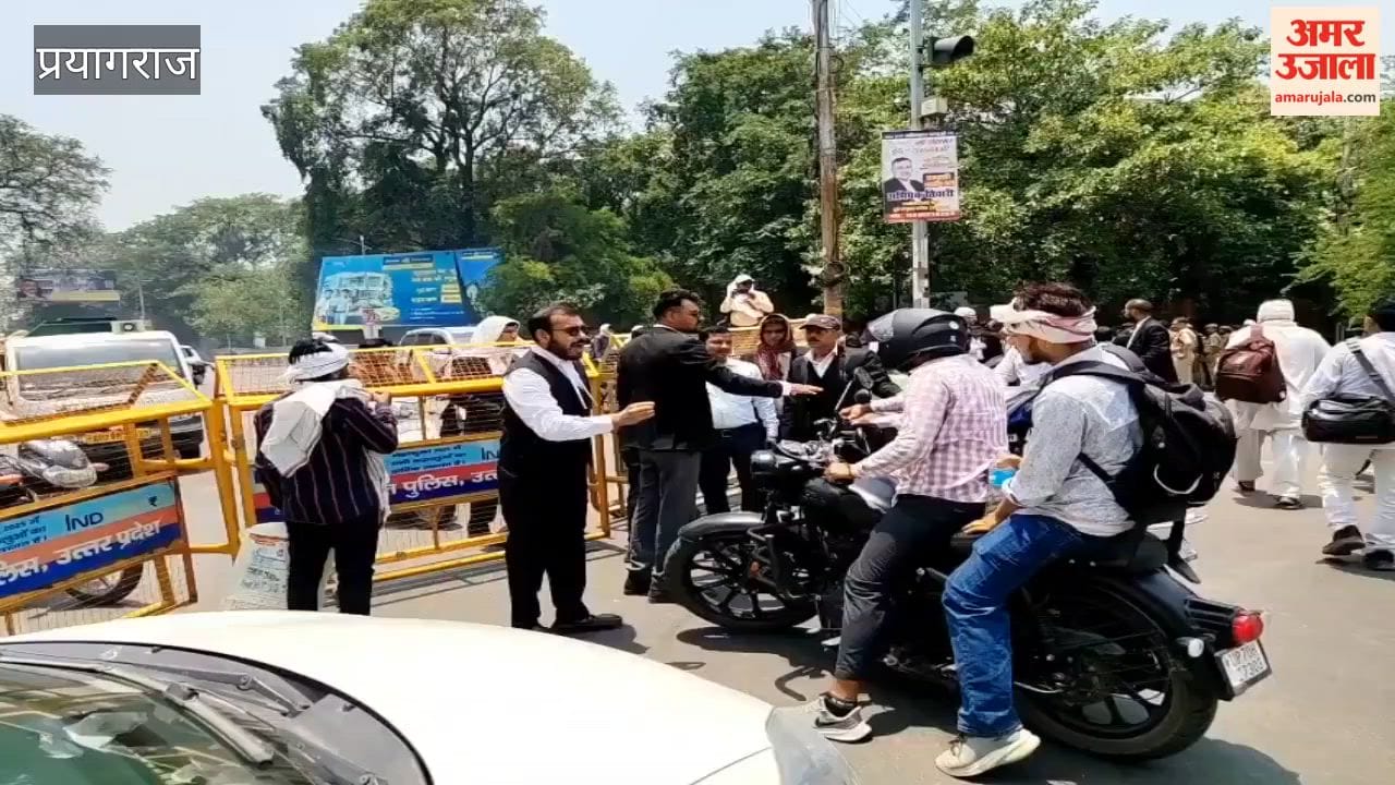 Following a dispute at SRN, angry lawyers staged a road blockade, leading to a long queue of vehicles.