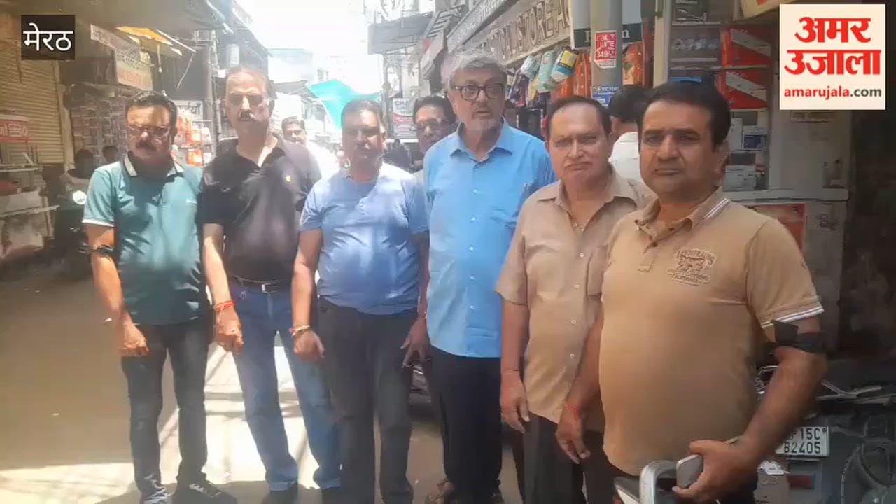 Medicine Traders Protest Shutdown Call of Khair Nagar Market by Wearing Black Bands