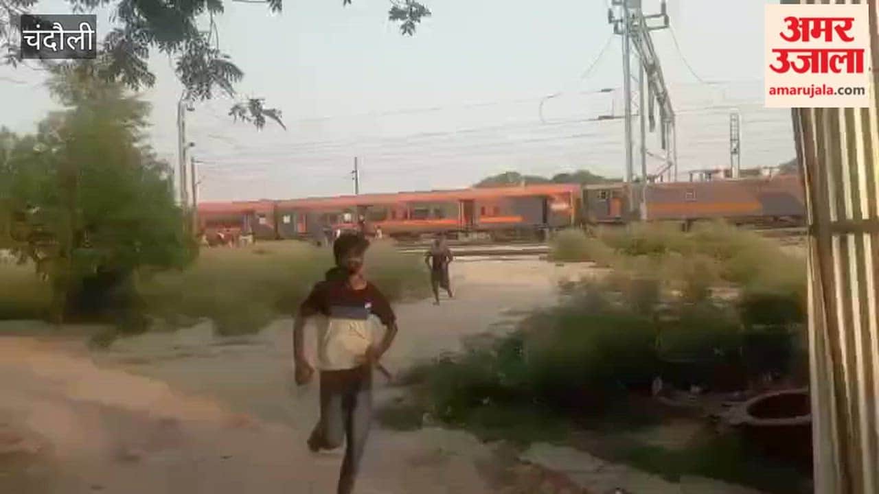 Amrit Bharat Express Halts Passengers Rush to Shops for Liquor and Beer