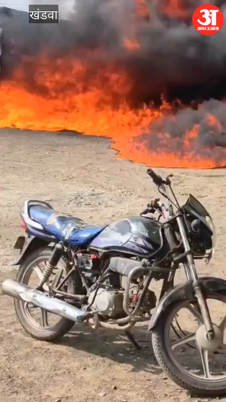 dumper caught fire due to overheating and  reduced to ashes in no time