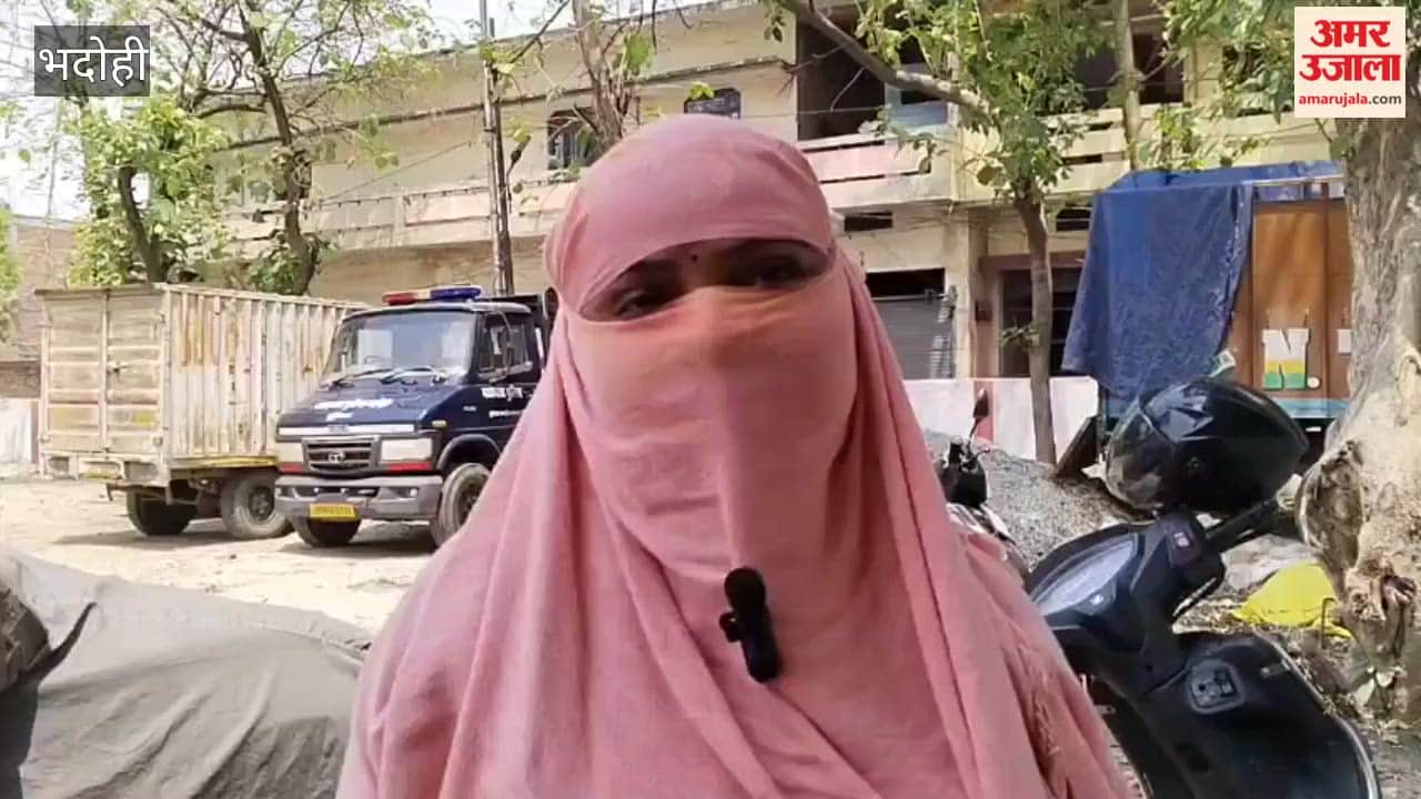 Woman Physically Exploited Under Pretext of Marriage Sits on Protest