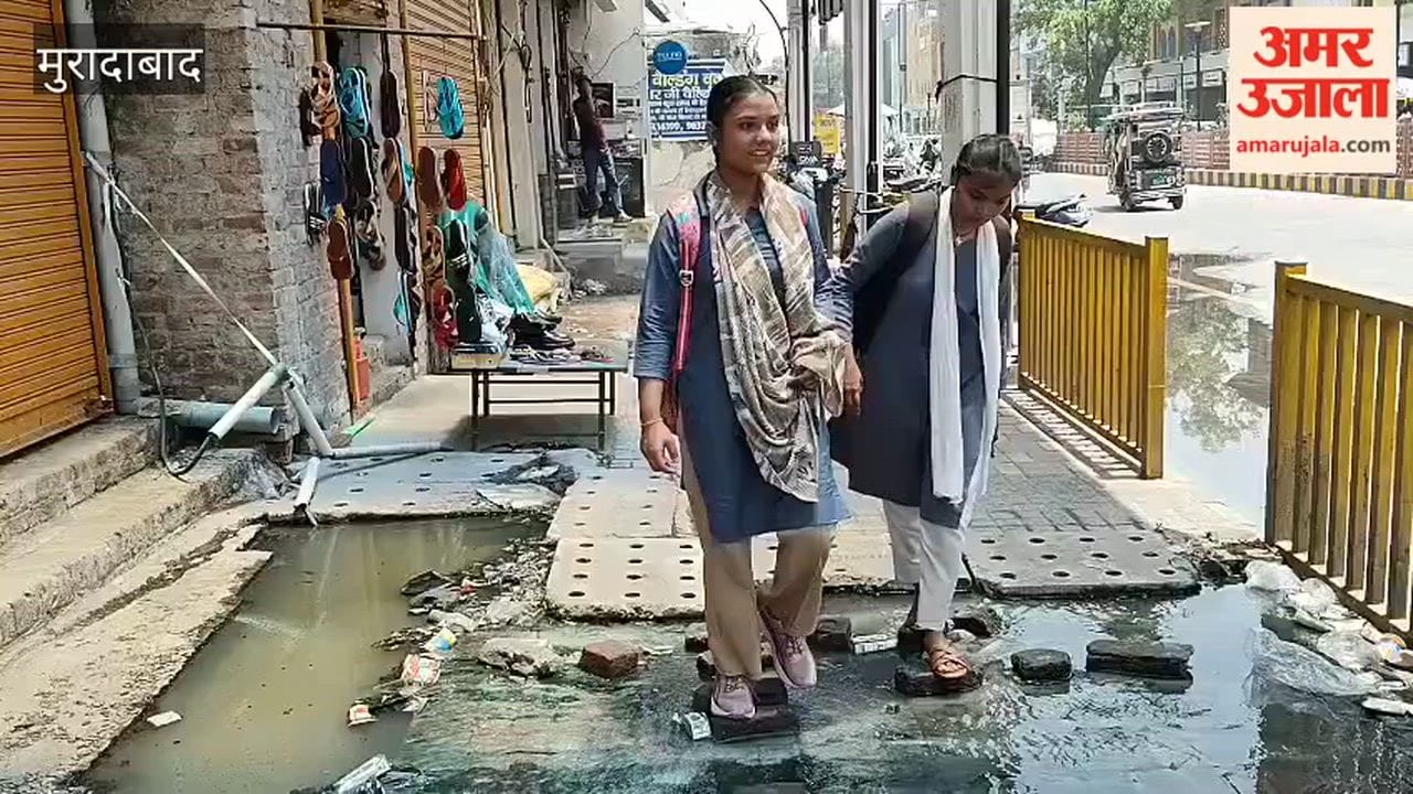 Waterlogging on Road Due to Sewer Line Leakage in Budh Market