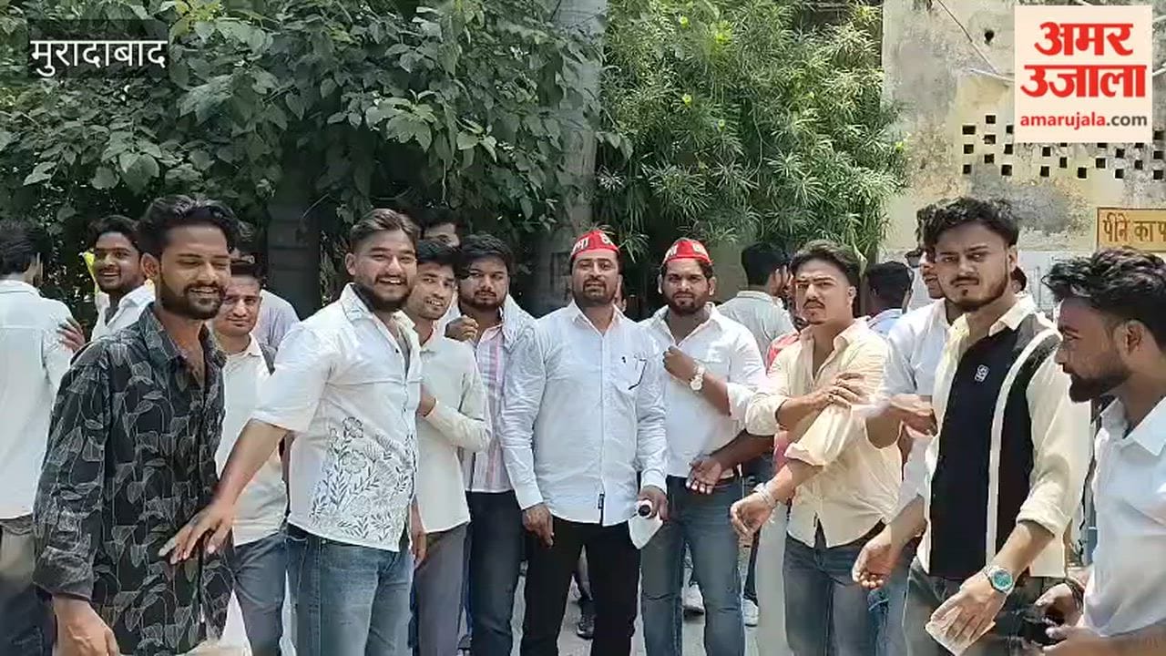 Students Protest at Hindu College Against Results