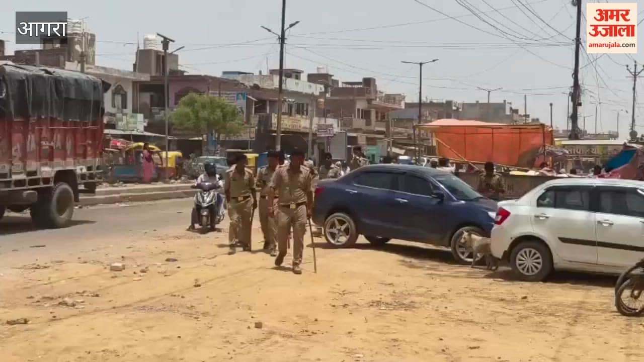 Police Crack Down on Encroachment in Trans Yamuna Area, Streets Cleared Amid Shopkeepers’ Protest