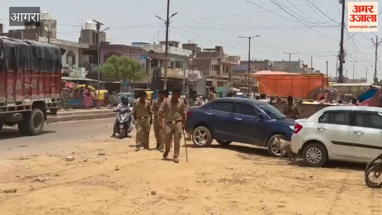 Police Crack Down on Encroachment in Trans Yamuna Area, Streets Cleared Amid Shopkeepers’ Protest