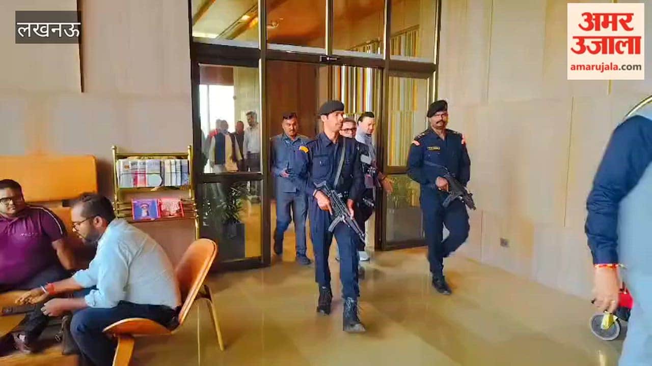 अमर उजाला संवाद 2026 में अखिलेश यादव को सुनने को उमड़ी भीड़, खचाखच भरा हाल