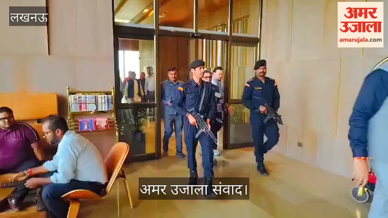 अमर उजाला संवादः अखिलेश यादव कैसे पहुंचे संवाद के मंच पर, बड़ी संख्या में सपा के नेता रहे मौजूद