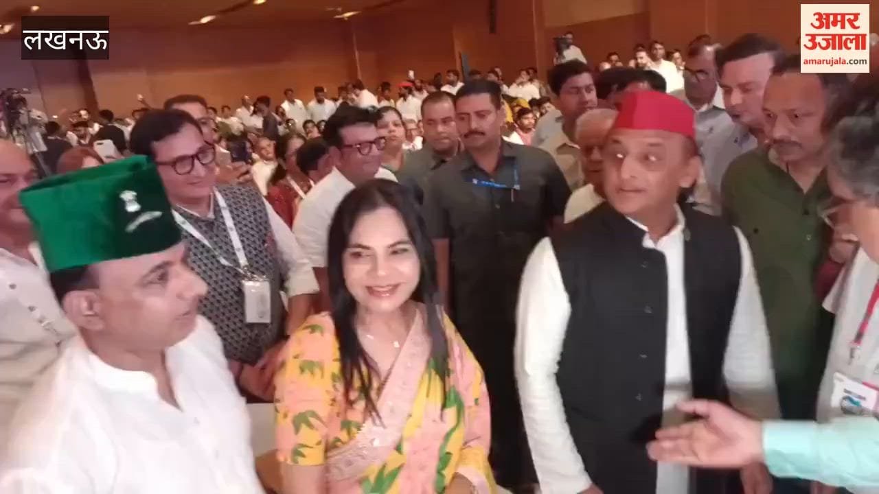 अमर उजाला संवाद 2026 के मंच पर पहुंचे सपा मुखिया अखिलेश यादव