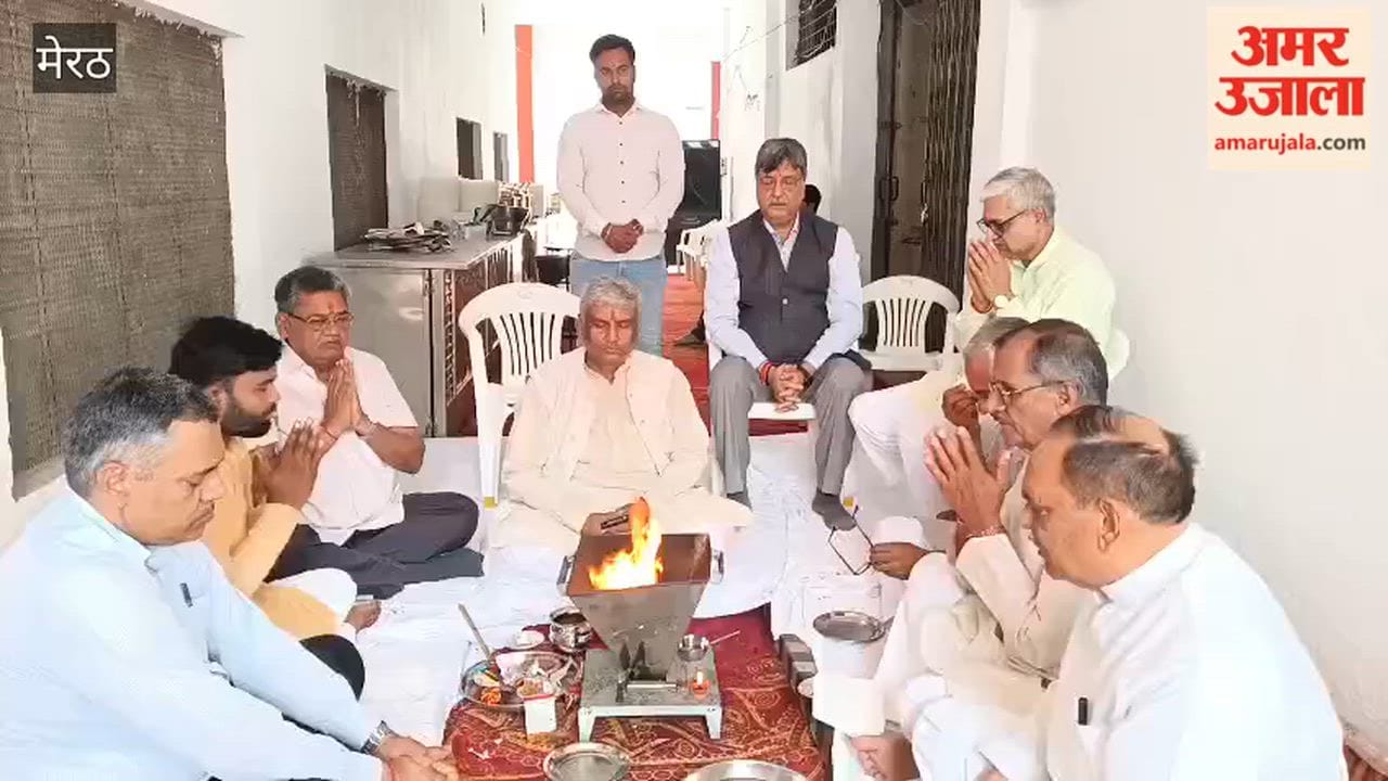 Havan performed and Bhandara organized at Meerut College on the occasion of Bada Mangal