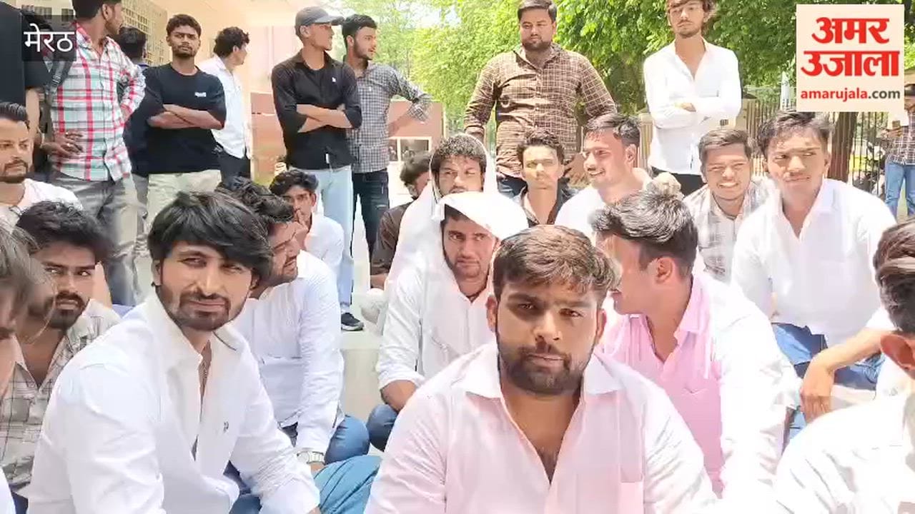 Meerut: Students stage protest over four-point demands outside Vice Chancellor’s office