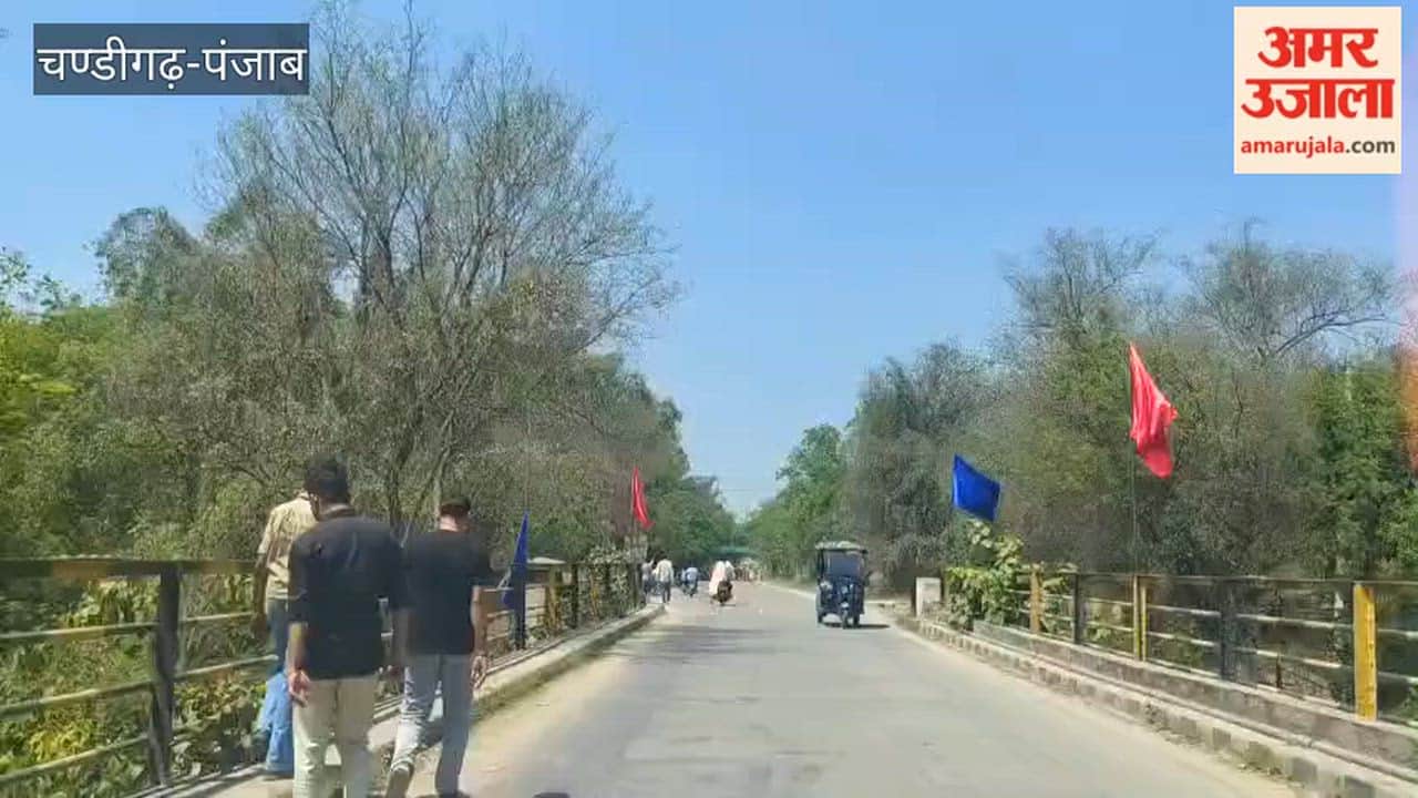 In Makhu, following a collision between a motorcycle and a Bolero, the motorcyclist fell into the Rajasthan Canal; search operations are underway.