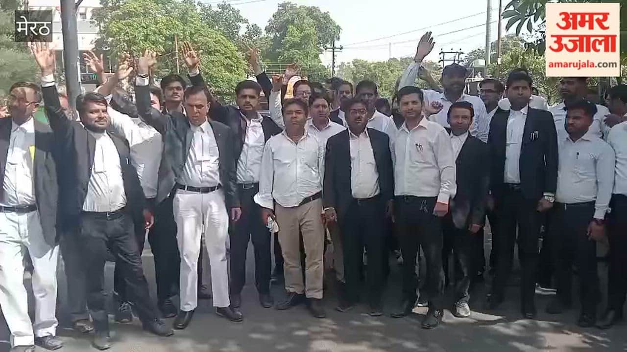 Lawyers Protest Over Power Outage at Court Complex, Lock Power Station and Block Road