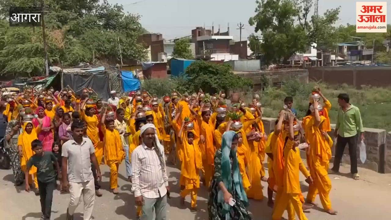 Devotees were astonished to see Shivling made of 2100 Rudrakshas atop sant head and Damru in his hand