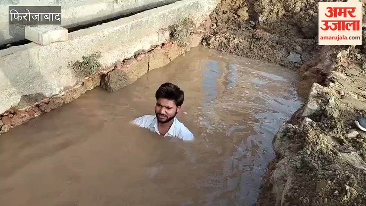 Firozabad Councillor Enters Dirty Water to Protest Damaged Pipeline, Slams Civic Body