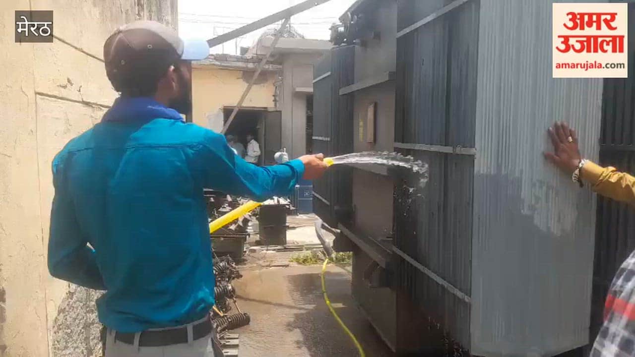 Meerut: Transformer being cooled by pouring water and fan air