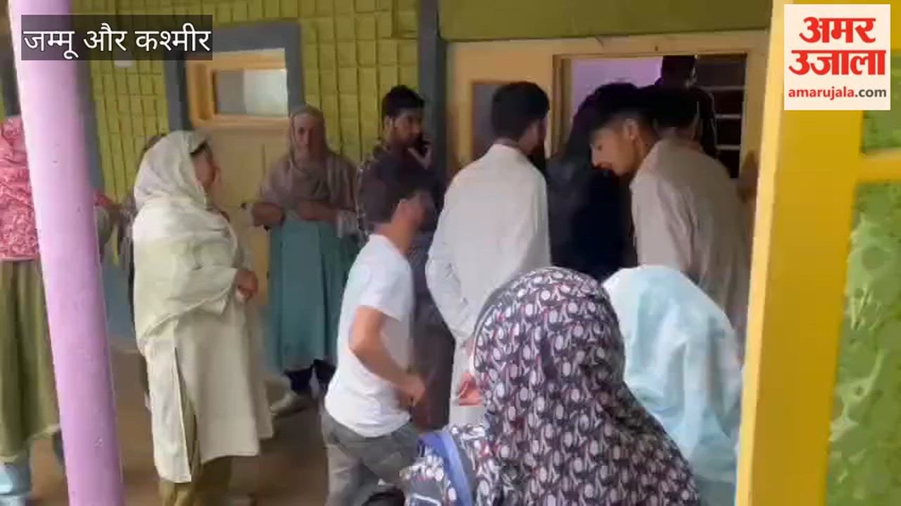 Heavy Rainfall Damage Road Near Darul Uloom Rahimiya, Water Enters Homes