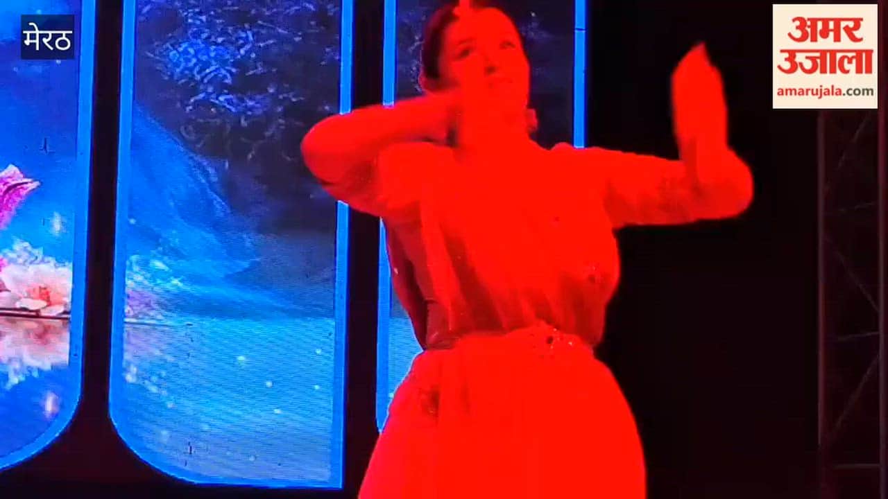 Ruchi Sharma Performs Kathak Dance at Patel Mandap in Nauchandi Fair