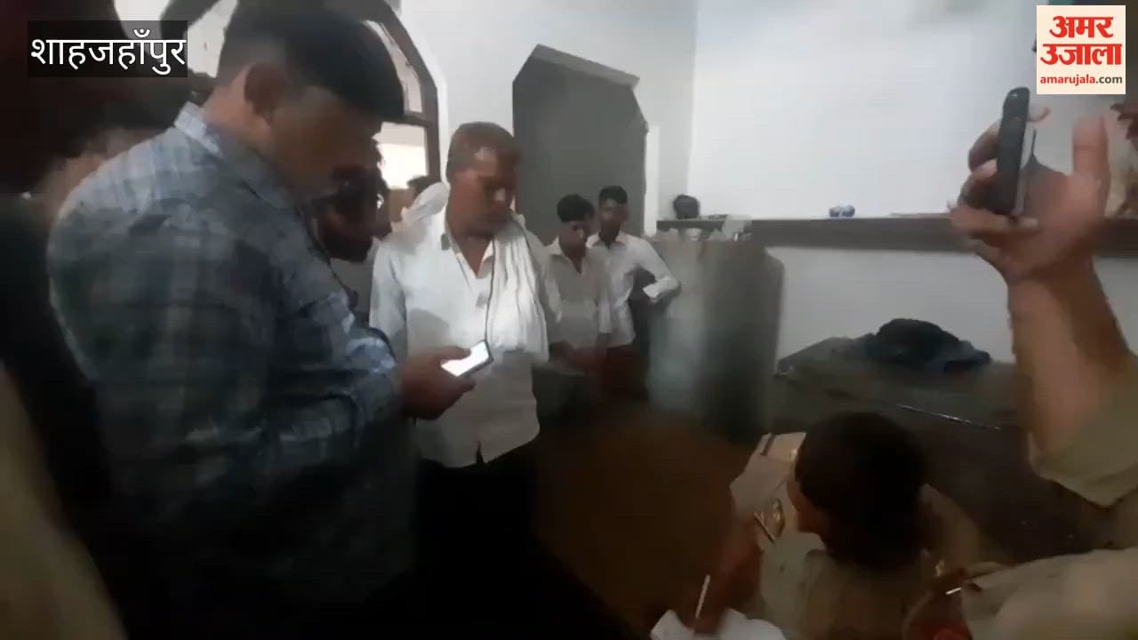 dogs attacked an 11-year-old girl in Shahjahanpur