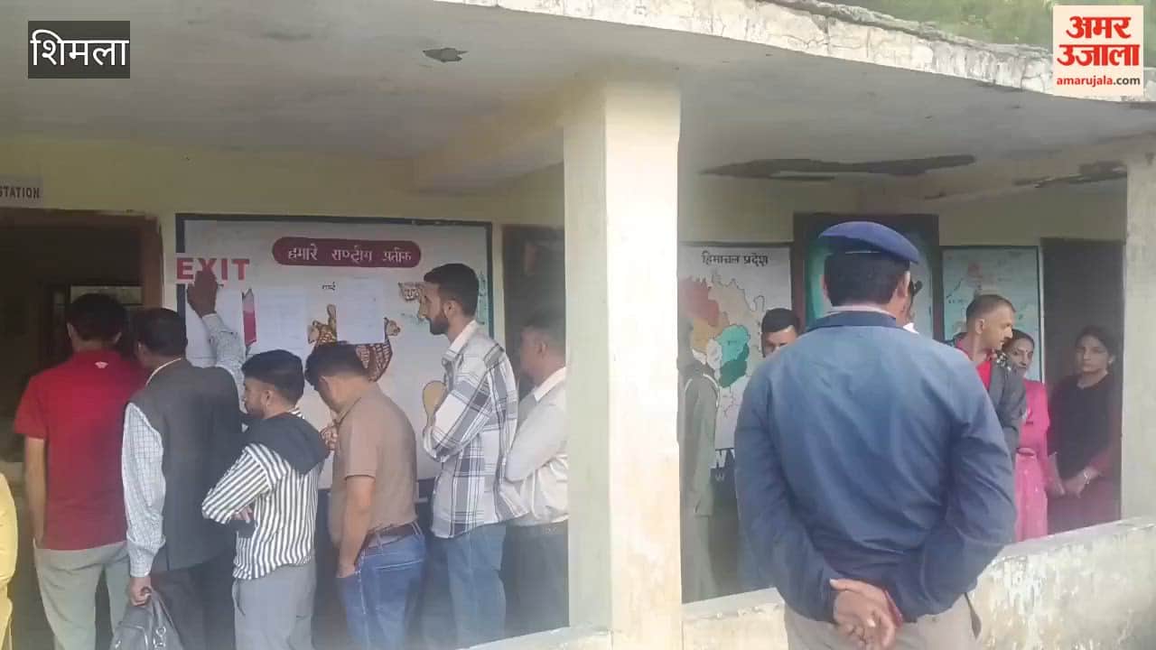 Shimla Crowds throng the capital to cast their votes