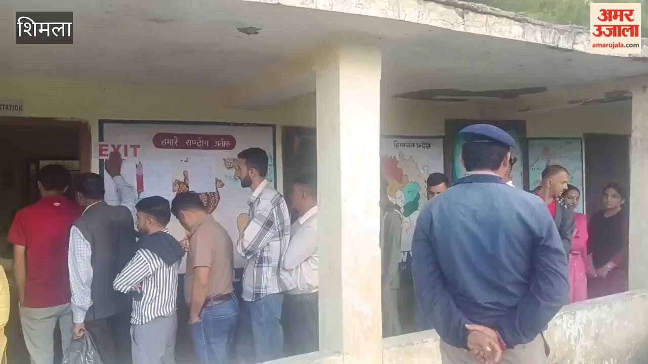 Shimla Crowds throng the capital to cast their votes