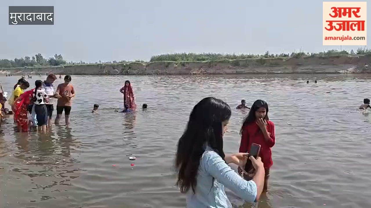 Ganga Dussehra, devotees took a holy dip along with children