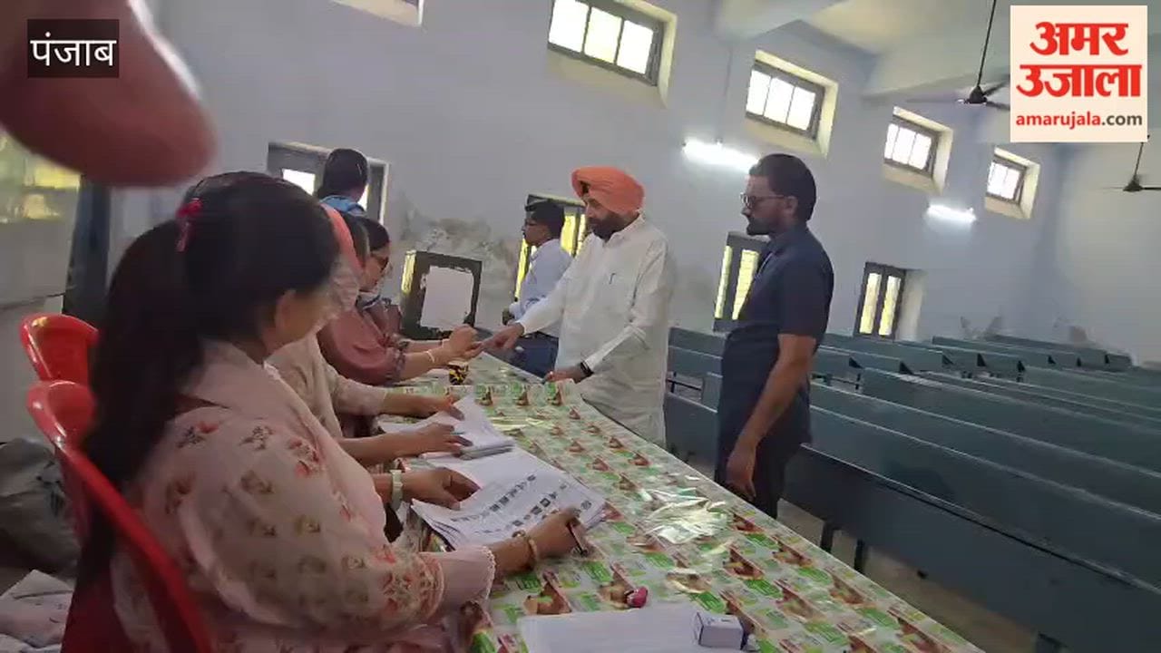 Senior BJP leader Kewal Singh Dhillon cast his vote in Barnala.