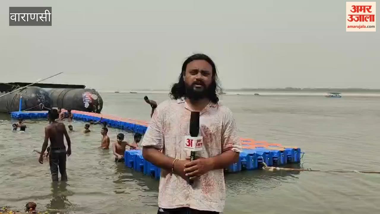 Tourists Troubled by Filth Kashi Ganga Ghats