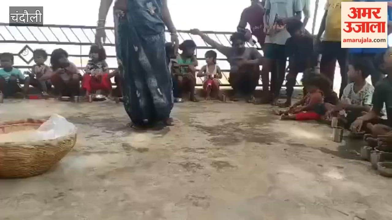 Women Arrive at Shrines of Maruka Mata and Deeh Baba