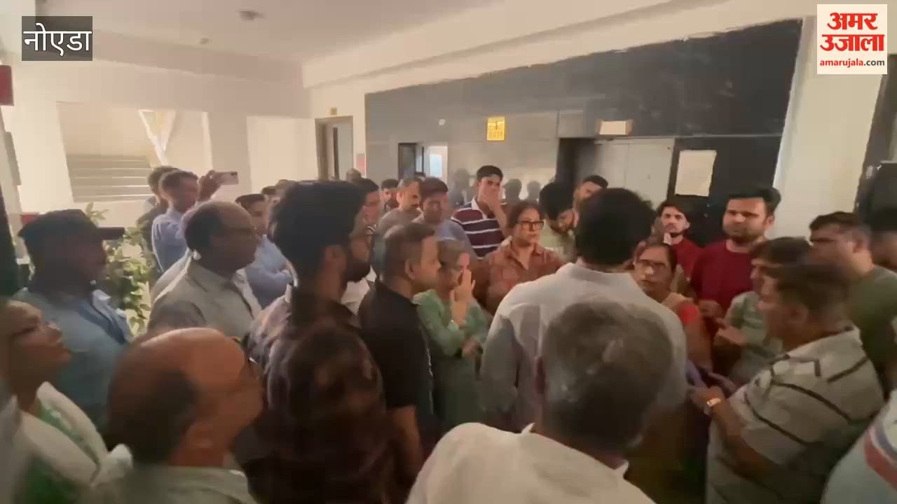Residents staged a protest over mismanagement in the society