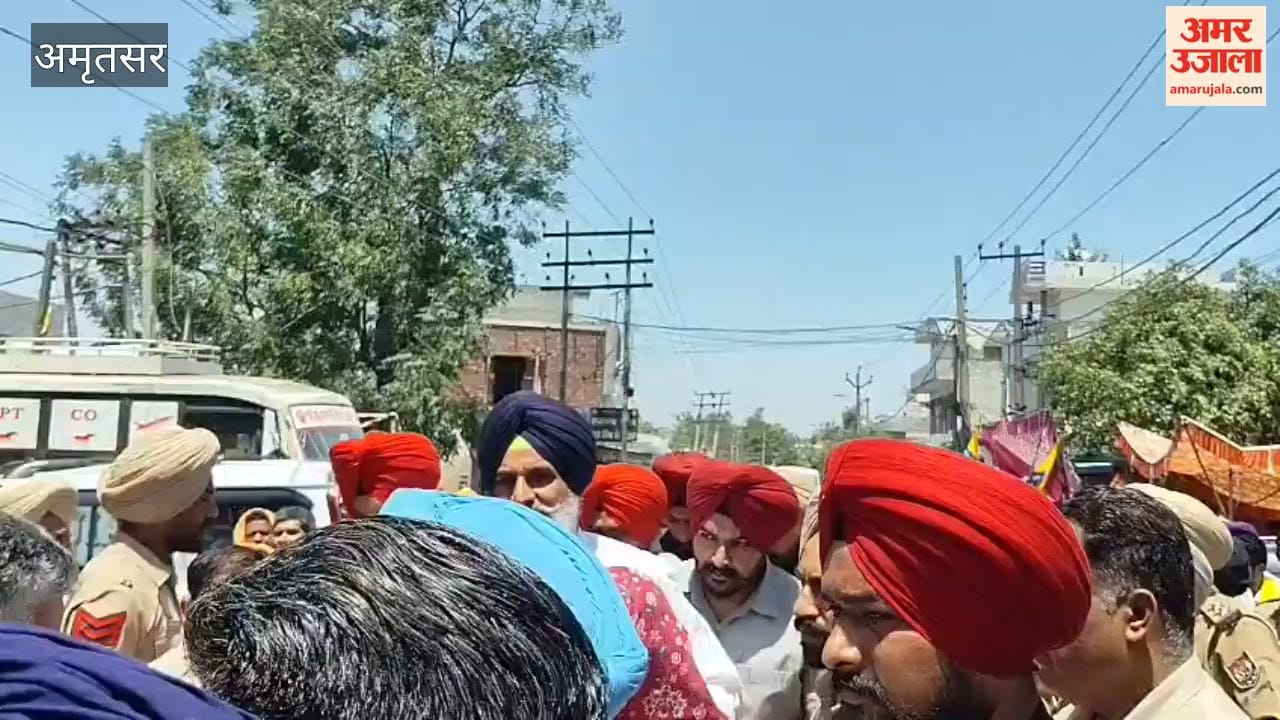 Bikram Majithia Arrives to Cast Vote in Majitha; Walks to Polling Booth After Police Stop His Vehicles