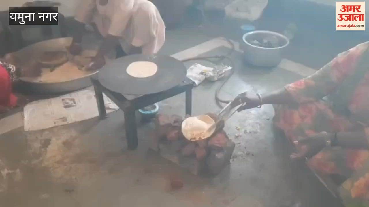 Women from a Self-Help Group in Yamunanagar have opened a canteen at the Zila Parishad office.