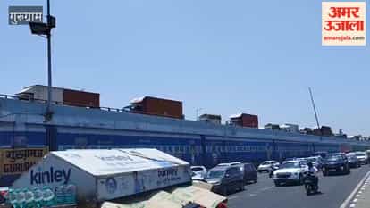 There was a huge jam on Rajiv Chowk flyover vehicles kept crawling for two hours