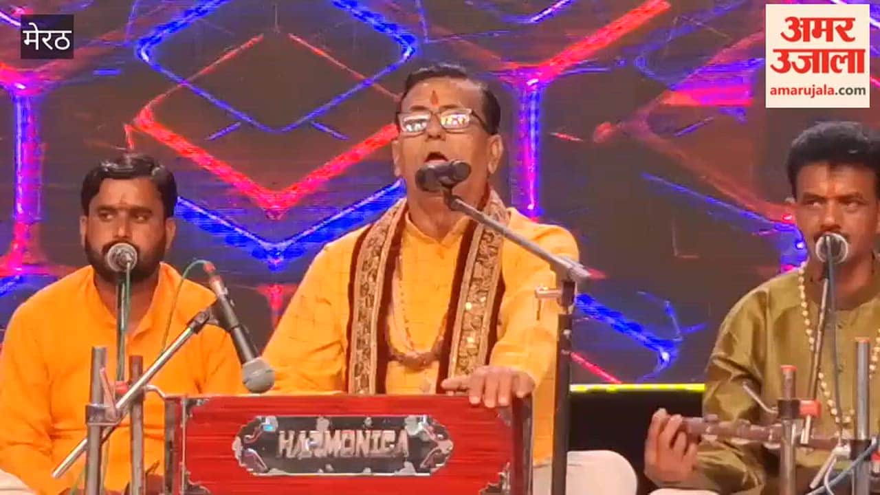 Patel Mandap Resounds with the Melodies of Classical Music; Audience Showers Praise