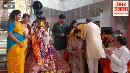 Devotional worship of Mother Padmavati was performed at the Parshvanath Padmavati Dham Jain Temple.