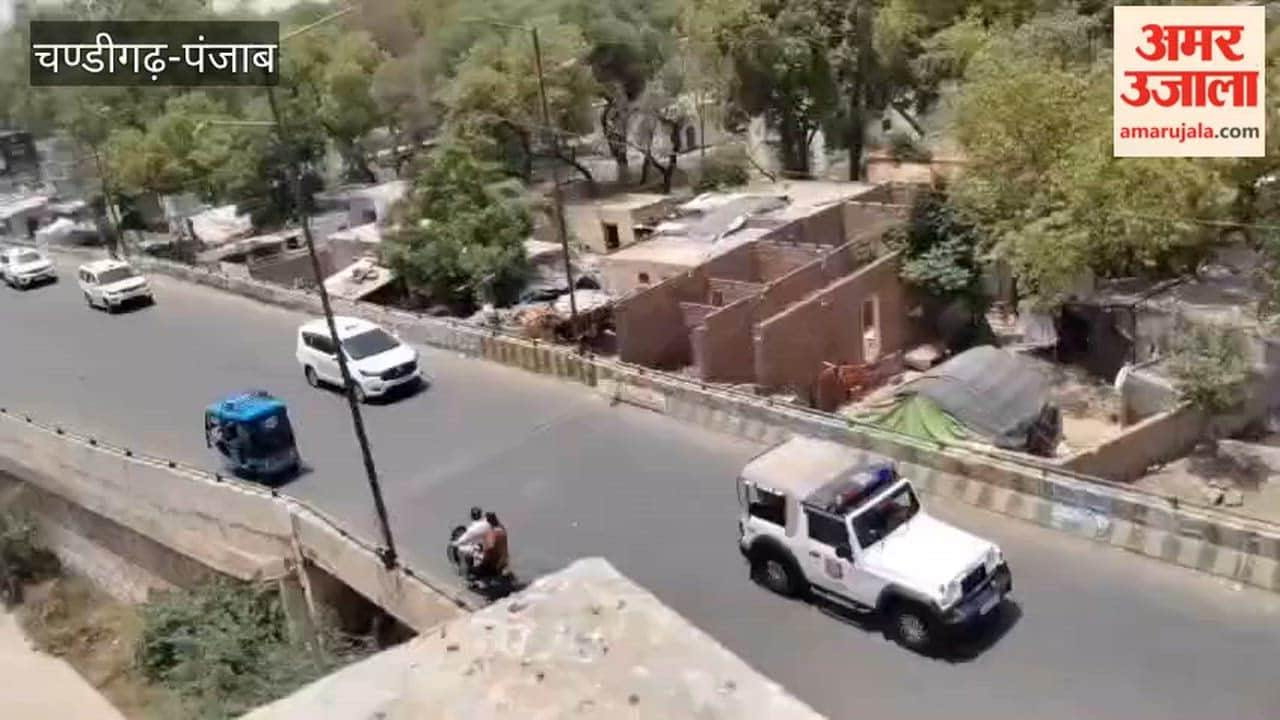 Ferozepur Police Conducts Flag March Ahead of Municipal Council Elections