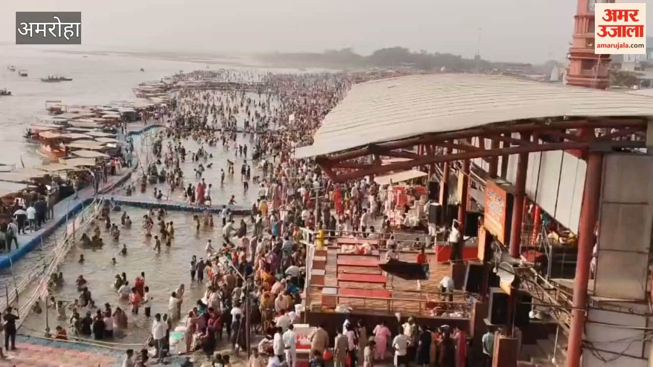 Devotees earned spiritual merit by bathing in the Ganges on Jyeshtha Dussehra