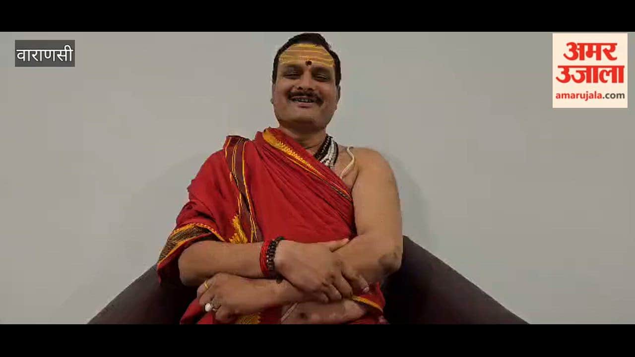 On Nautapa Baba Vishwanath offered Bhog of fruit juices
