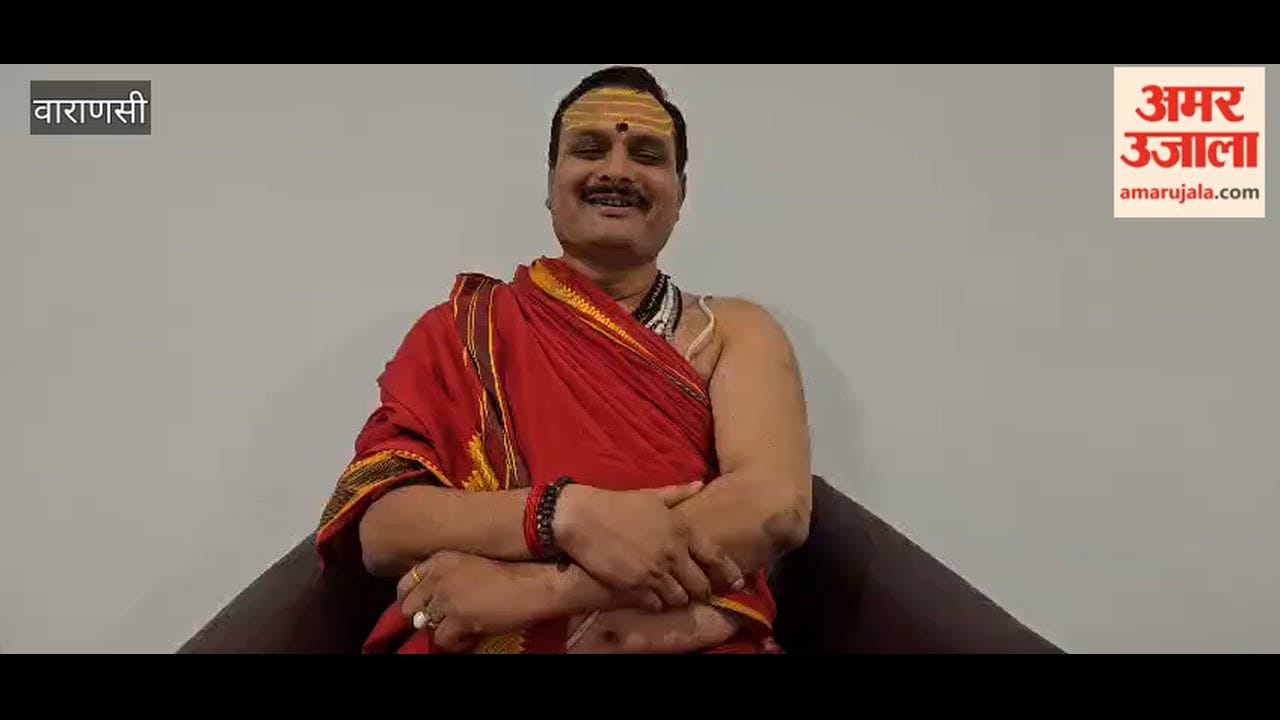 On Nautapa Baba Vishwanath offered Bhog of fruit juices