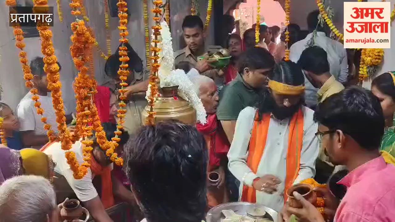 On Monday of Purushottam month, devotees gathered to have darshan of Baba Belkharnath, cheers echoed.