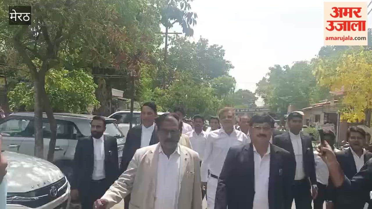 Meerut: Lawyers Protest at SP Office, Demand Withdrawal of Case