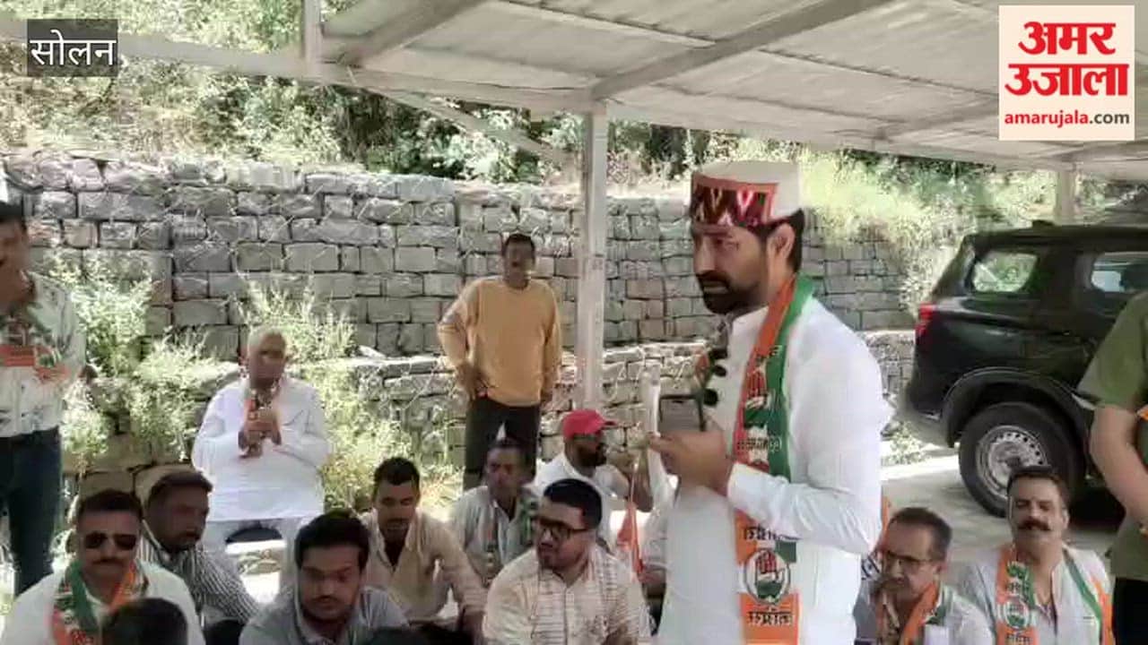Solan: Congress Stages Sit-in Protest Against Hike in Petrol and Diesel Prices