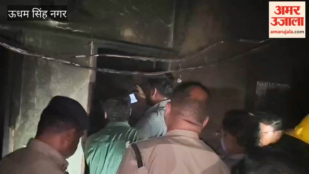 Due to unknown reasons, a fire broke out in the house, destroying all the belongings