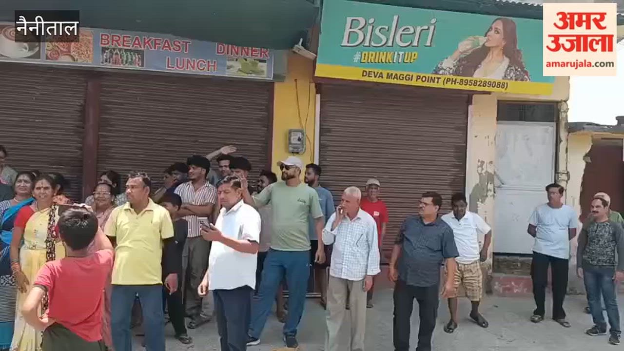 Women protest against opening of liquor shop in Kaladhungi, memorandum sent to CM through SDM