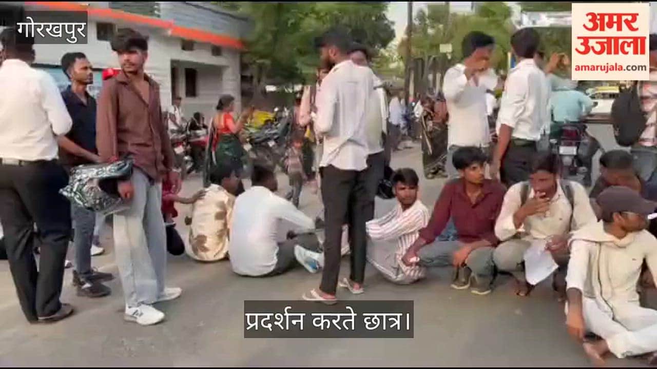 SSC students block the road in front of St. Andrews College, accusing the administration of negligence.