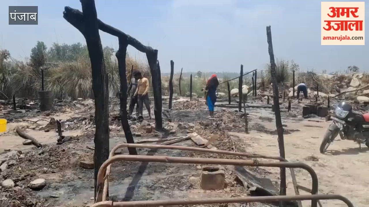 A massive fire broke out in the slums of migrant laborers, burning the household goods of 35 families.